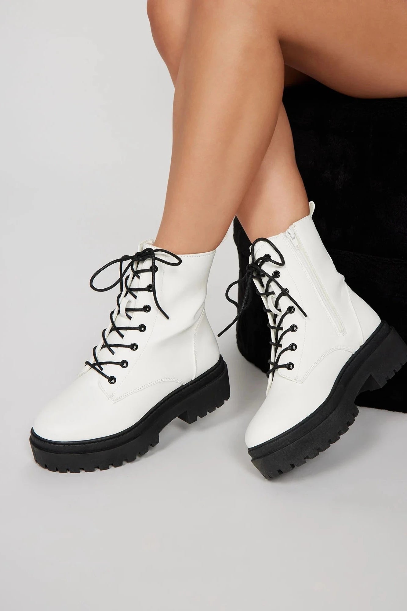 07-26-23Studio8_CB_LW_13-27-