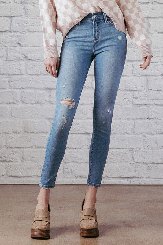 Destructed Ankle Skinny Jean