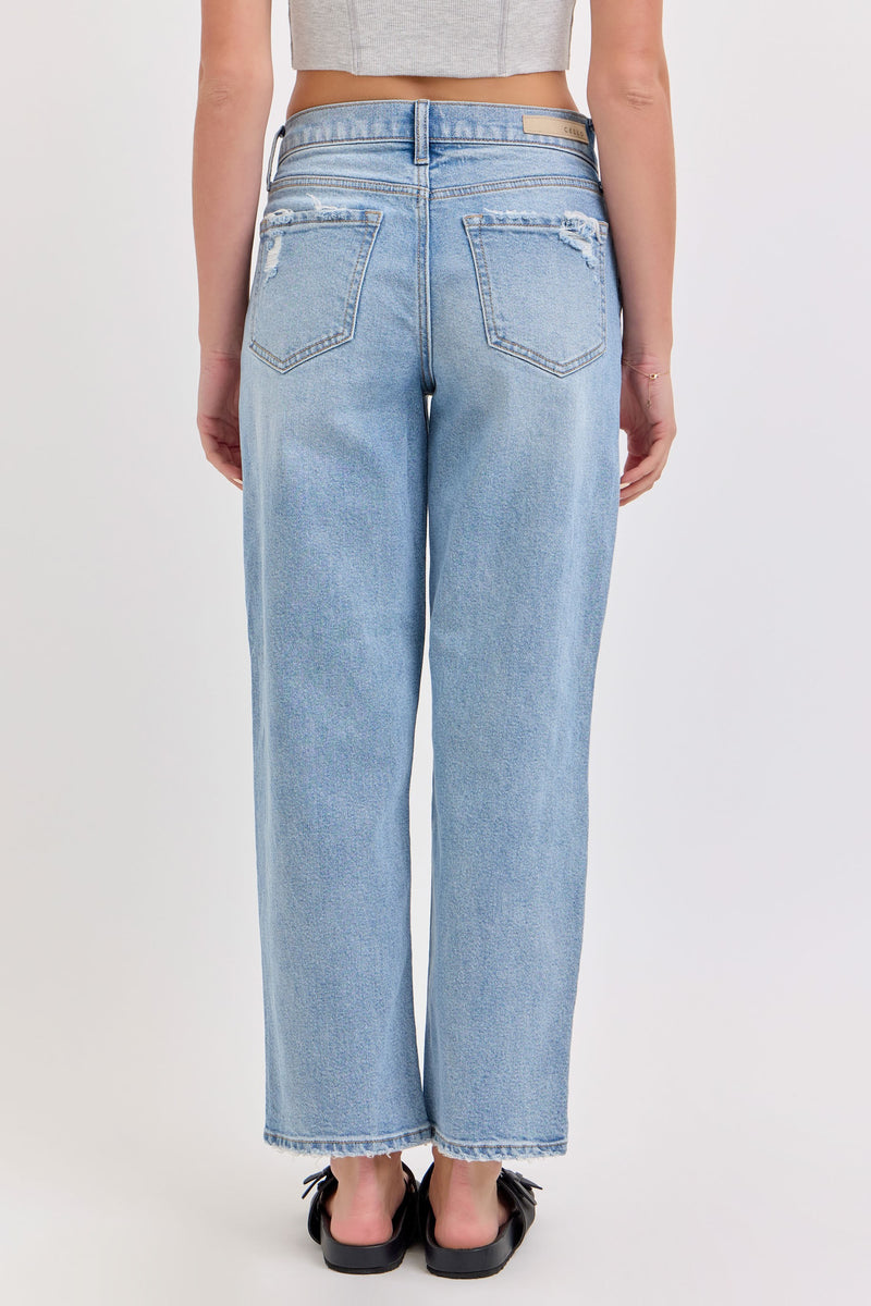 Mid Rise Baggy Dad Jean Light Wash