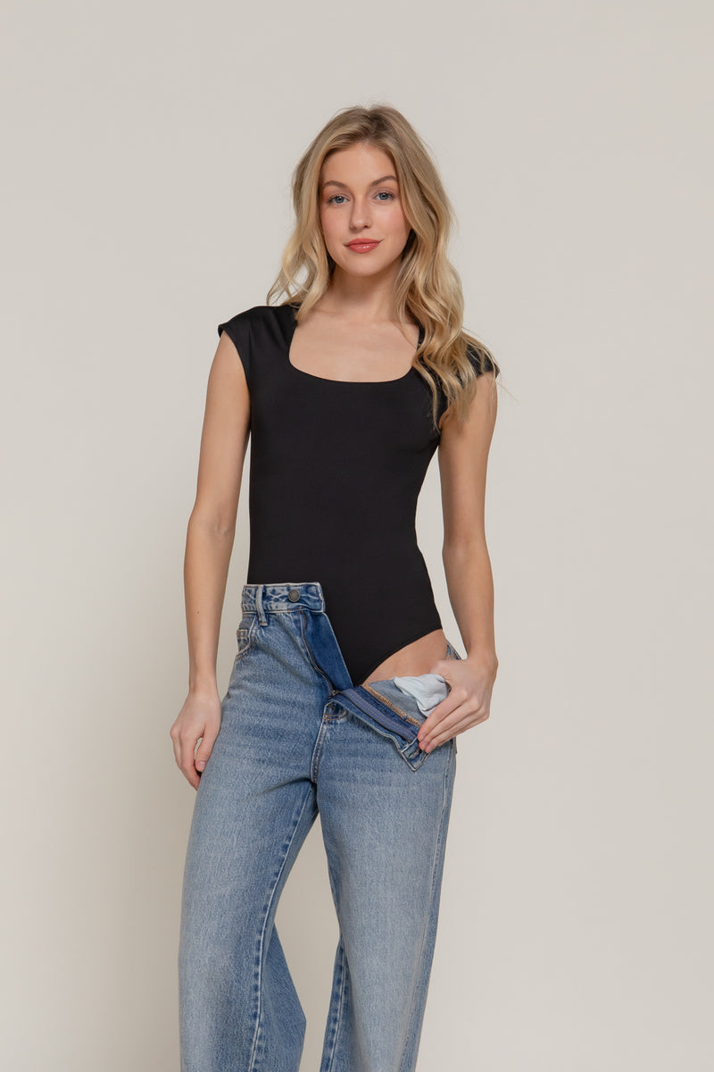 Short Sleeve Scoop Nk Bodysuit