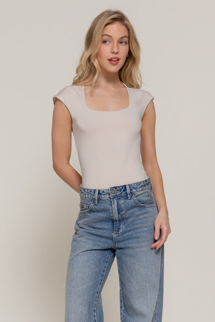 Short Sleeve Scoop Nk Bodysuit