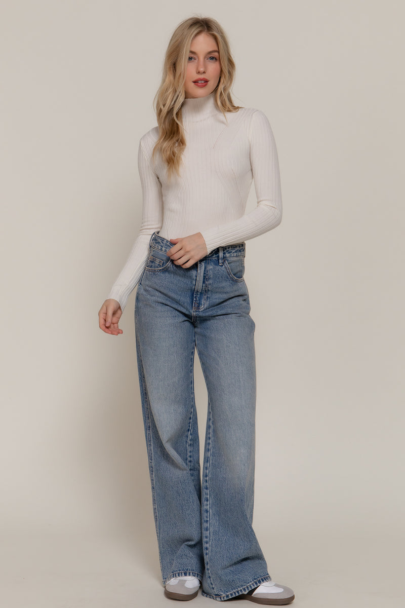 Long Sleeve Design Knit T-Neck Bodysuit